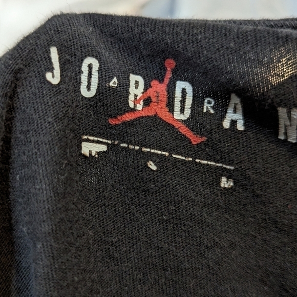Nike boys Air Jordan T-shirt, size medium - Picture 3 of 4